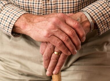 Pensione anticipata con 28 anni di contributi, ma pochi sanno cosa fare davvero e a volte perdono l'occasione per uscire dal lavoro.