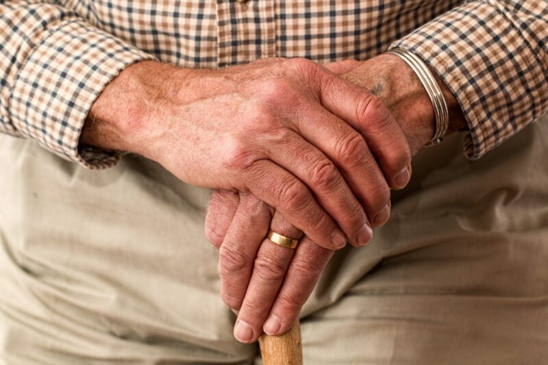 Pensione anticipata con 28 anni di contributi, ma pochi sanno cosa fare davvero e a volte perdono l'occasione per uscire dal lavoro.