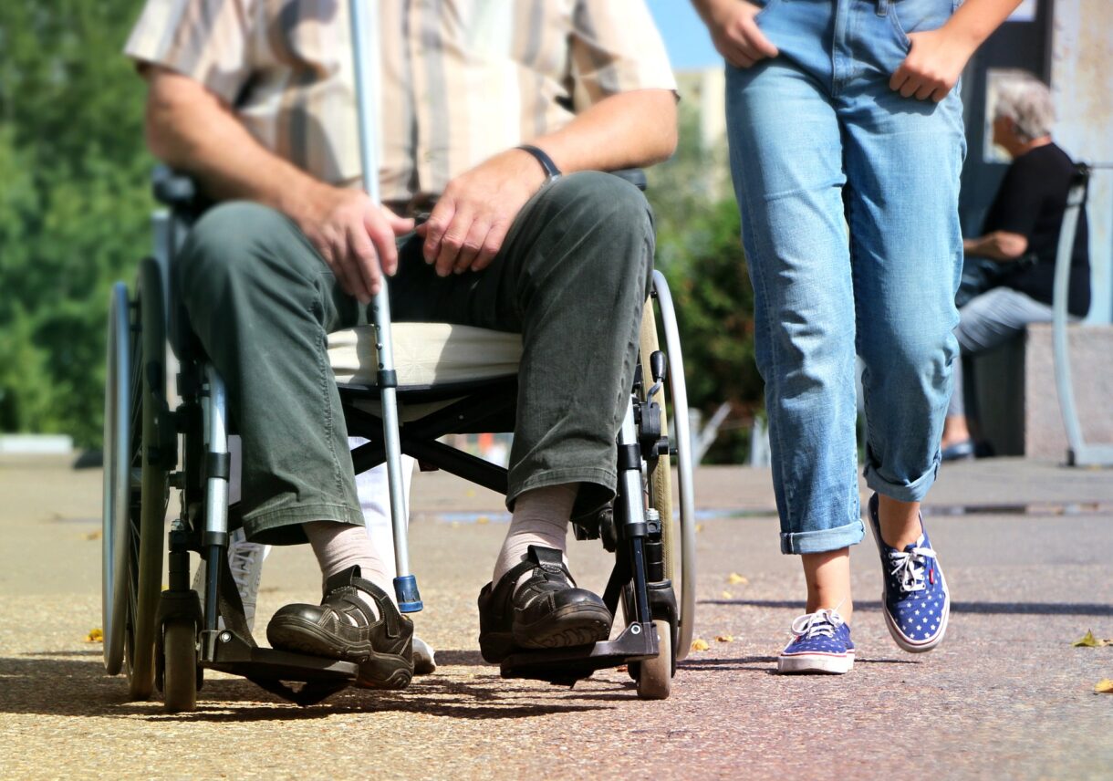 Dimora temporanea, congedo Legge 104 e ANPR, ecco come fare per godere del congedo straordinario per un familiare invalido.