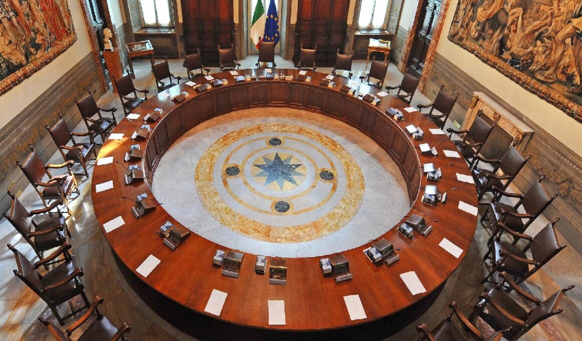 Decreto Sostegni bis: proroga bonus lavoratori stagionali, turismo e spettacolo