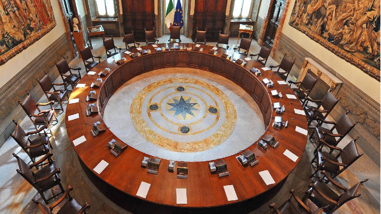 Decreto Sostegni bis: proroga bonus lavoratori stagionali, turismo e spettacolo