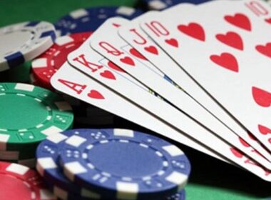 Gioco d'azzardo, Agenzia delle Entrate ha accesso ai conti gioco con codice fiscale, ecco tutti i rischi per i contribuenti.