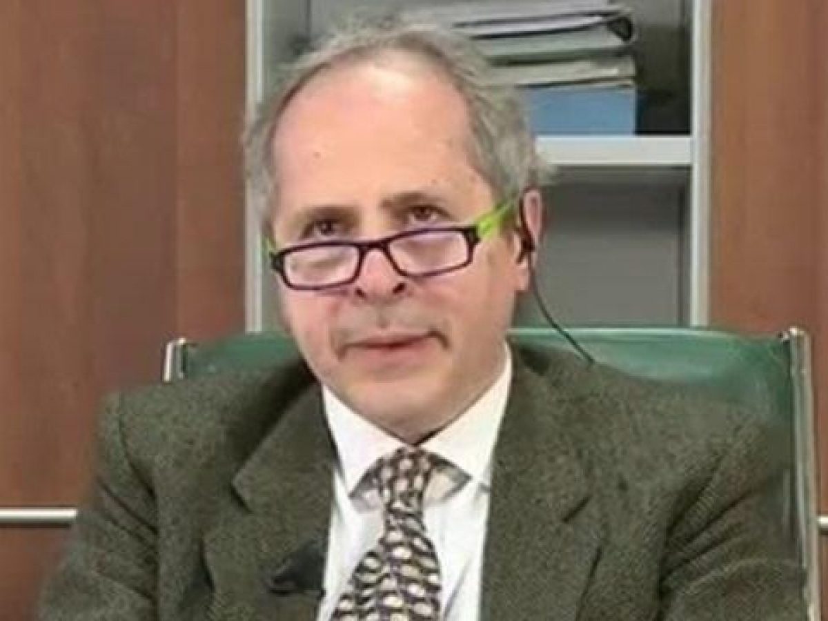 Scuola, si tornerà in Dad, lo dice Crisanti, ecco perché