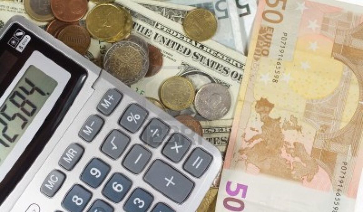 Aumento stipendio badanti: da 80 a 100 euro di più al mese dal primo gennaio