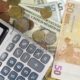 Aumento stipendio badanti: da 80 a 100 euro di più al mese dal primo gennaio
