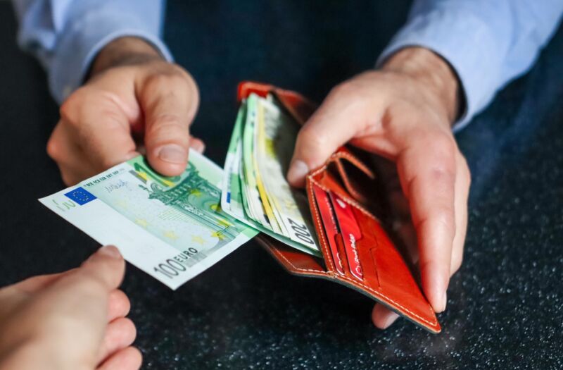 Invalidi, arriva l’aumento della pensione che la riforma Dini aveva eliminato