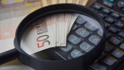 Stop pensioni, stipendi e indennità